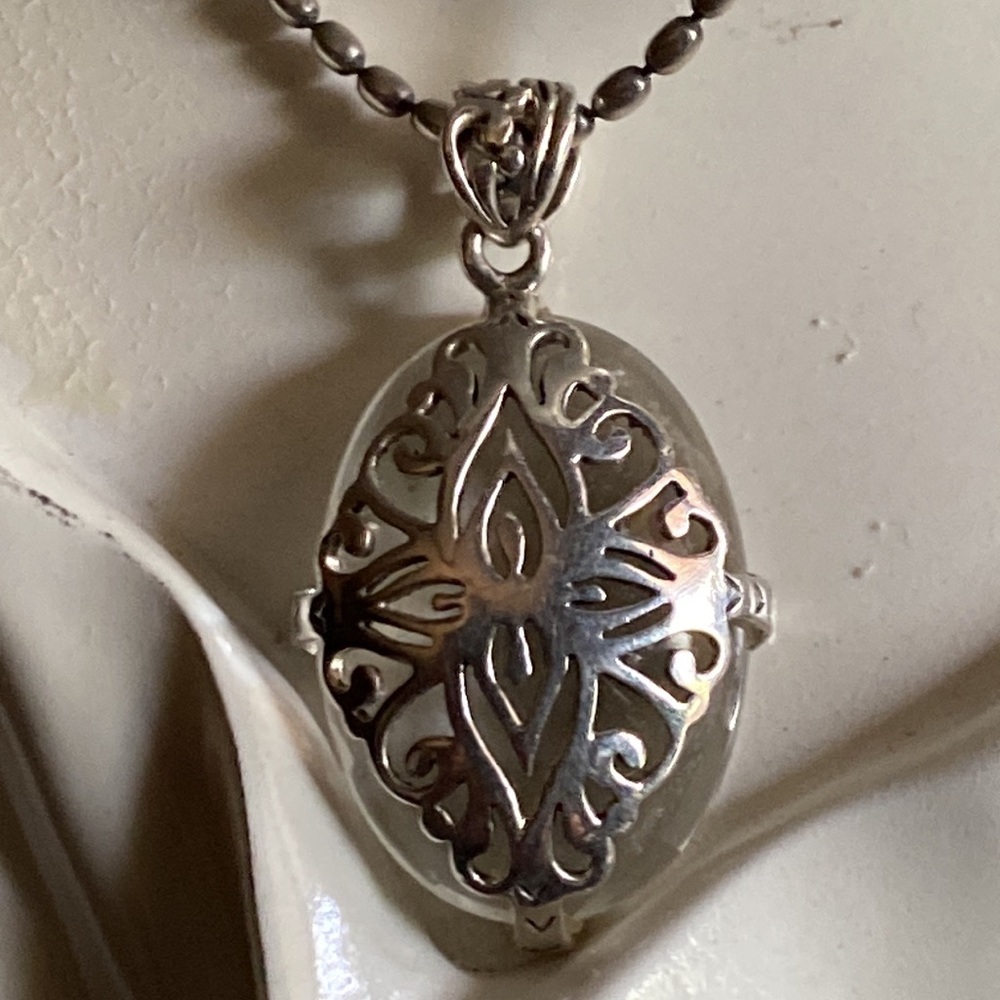 Silpada. S2267 reversible pendant sterling Silver Pendant Necklace - Picture 5 of 8